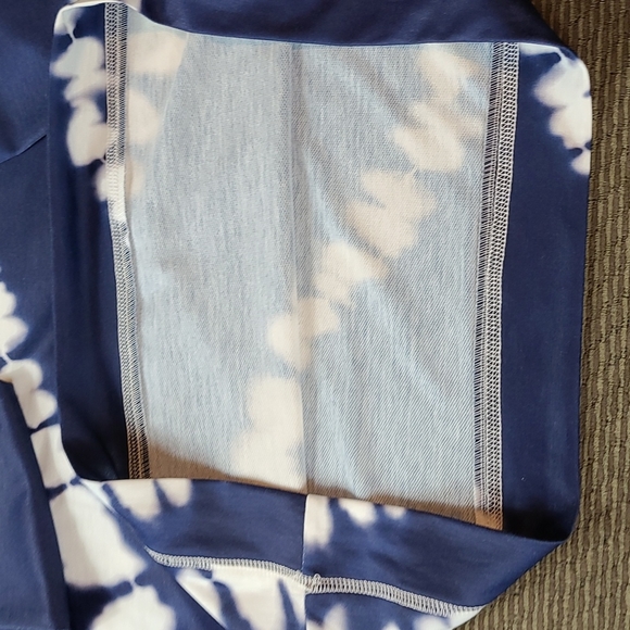 Pretty Garden Sweatshirt - Picture 14 of 14